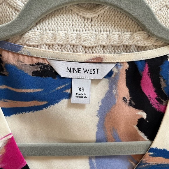 NWT Nine West Vibrant Sleeveless Blouse Women’s Size XS - Picture 13 of 13